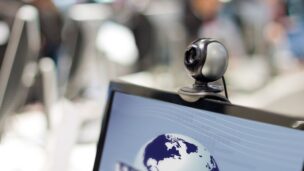 ウェブカメラ、マルウェア、脅迫：自動化されたセクストーション攻撃の増加